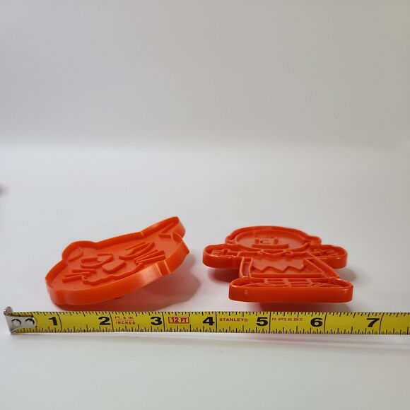 Vintage Hallmark Cookie Cutters Lot 2 Charlie Brown, Angry Halloween cat face - Picture 6 of 6